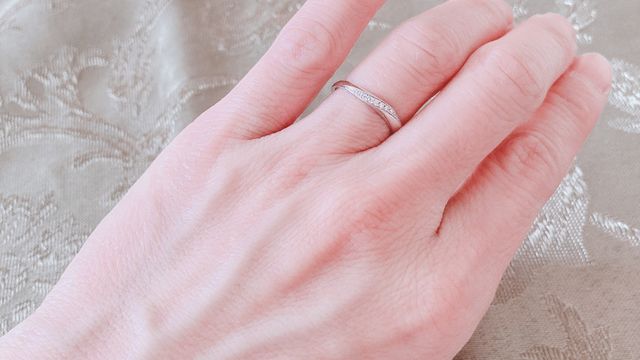 歳を重ねた手と指を綺麗に見せてくれるデザインが気に入りました