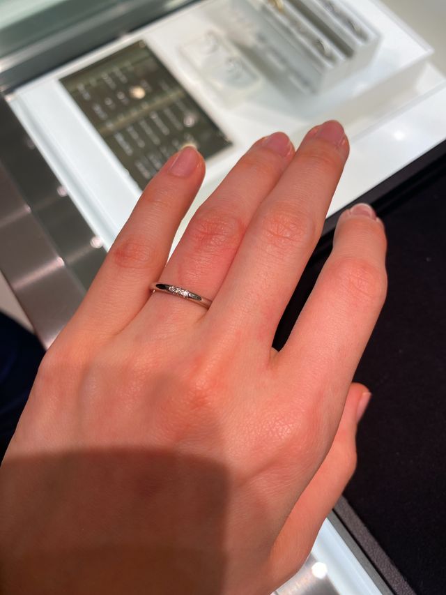 細身の指輪です