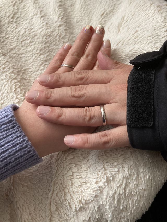 デザインは違いますがシルバーはお揃いです