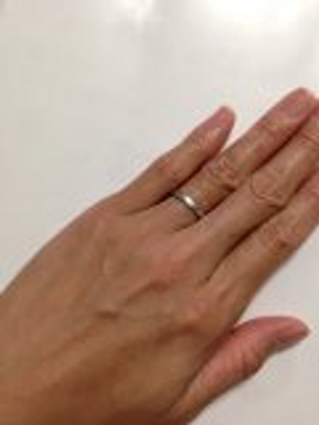 角張ってもいなく丸みも帯びていないバランス良い印象