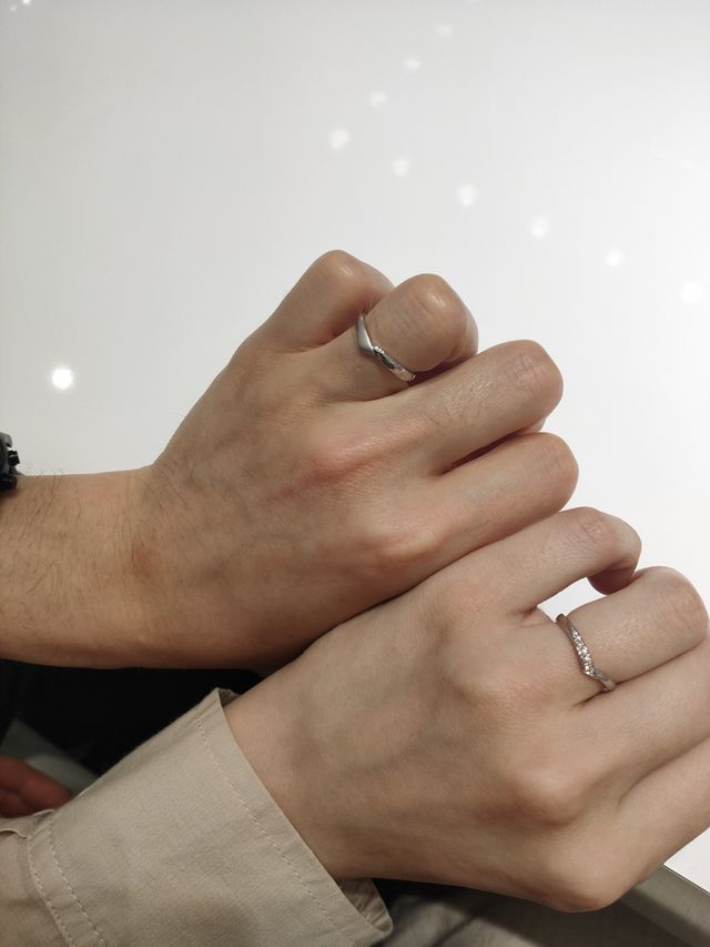 指輪着用したときのお写真です。