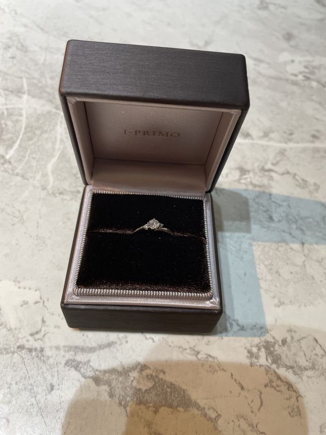 ダイヤモンドの輝きがとてもいい感じに見えて、すごくいいです。