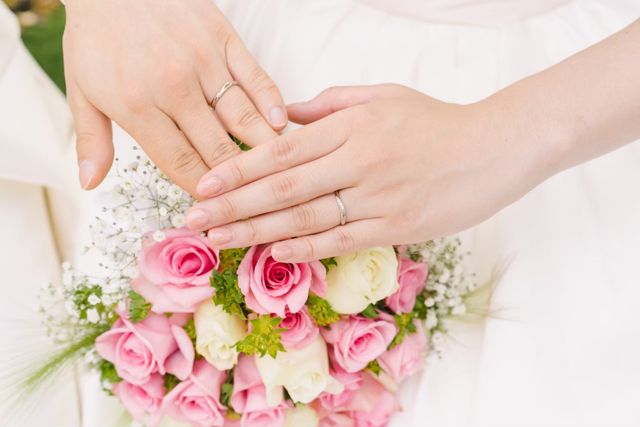 指が長く見えるデザインで、2人のお気に入りの指輪になりました