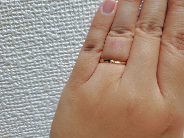 細めの指輪ですが違和感なくつけられました。