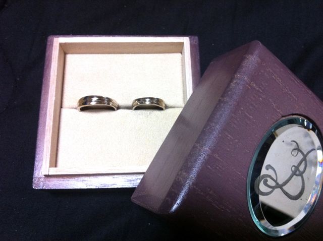 ホワイトゴールドの2連風リングです。