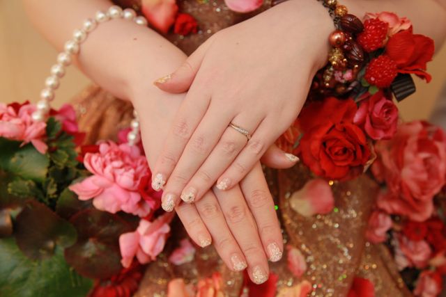 結婚式の際にカメラマンに撮影してもらったものです。