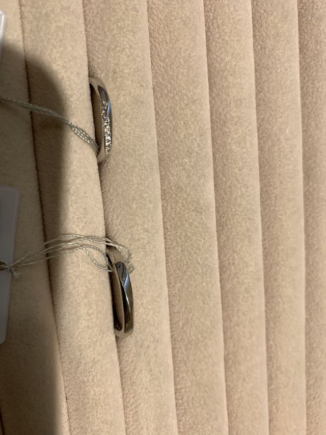 ストレートタイプ
ウェーブ上にダイヤ
13粒