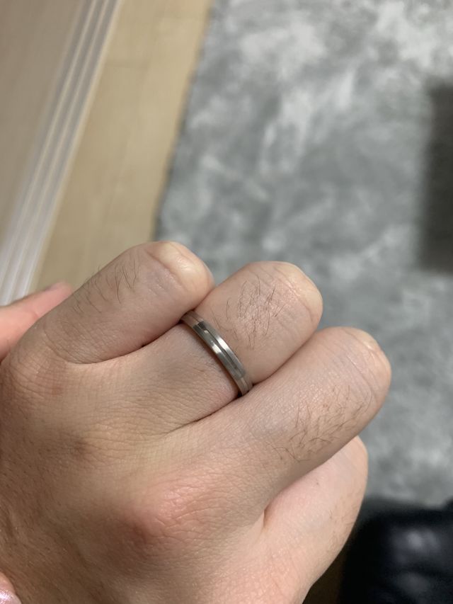 ティアオブリリーの男性用です
室内での撮影です