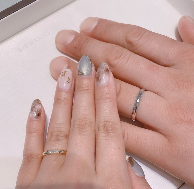 プラチナとイエローゴールドの組み合わせで派手すぎないデザイン