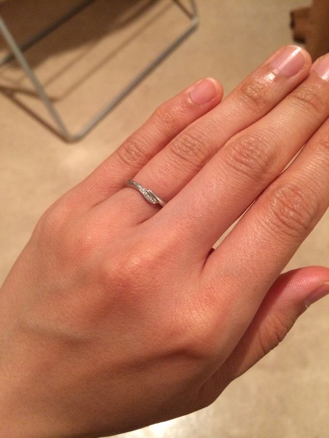 シンプルだけど、柔らかいラインです。