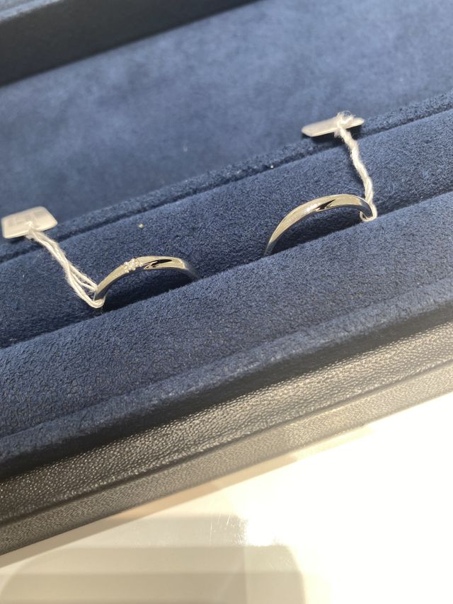 石が一つのシンプルなデザイン。