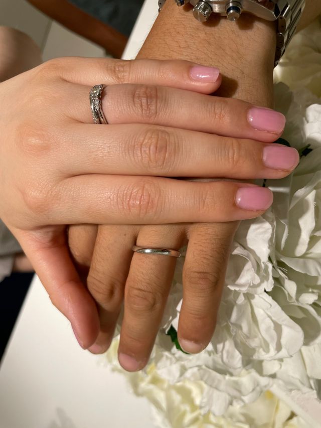 初めて指輪を付けましたが、彼女さんが感動してくれて嬉しいです
