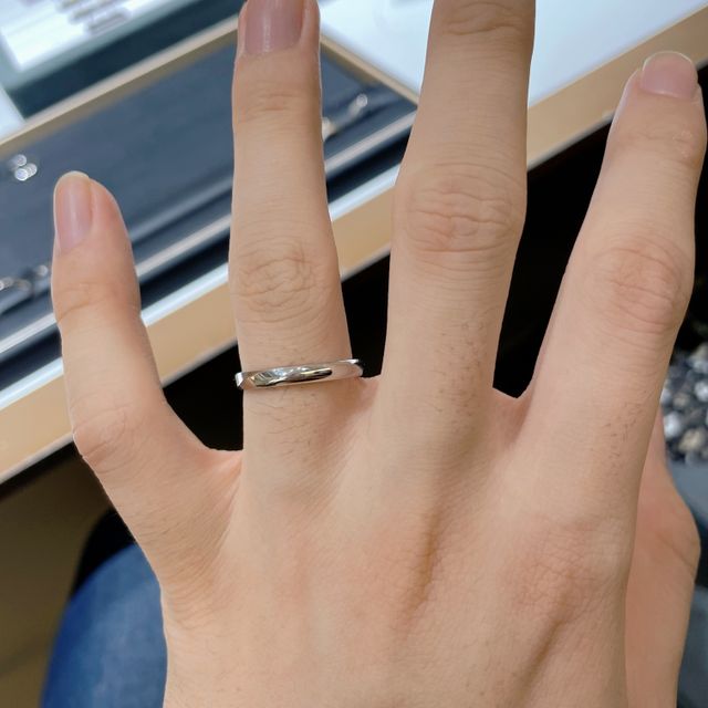 シャープでかっこいいです。