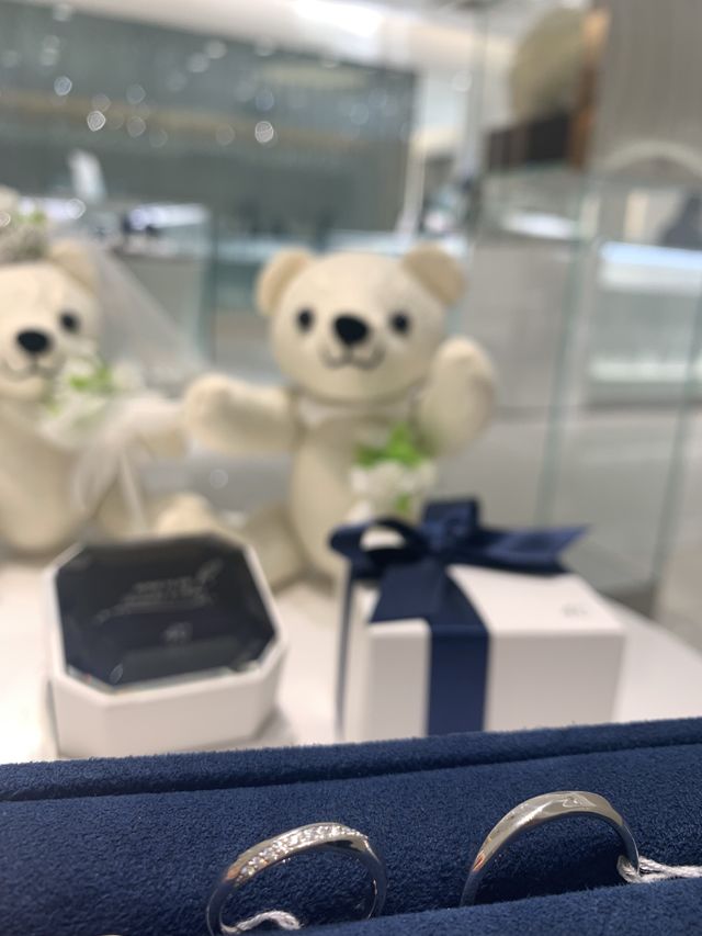 ウェーブ型で肌なじみが良く、キラキラしたデザインが素敵です！