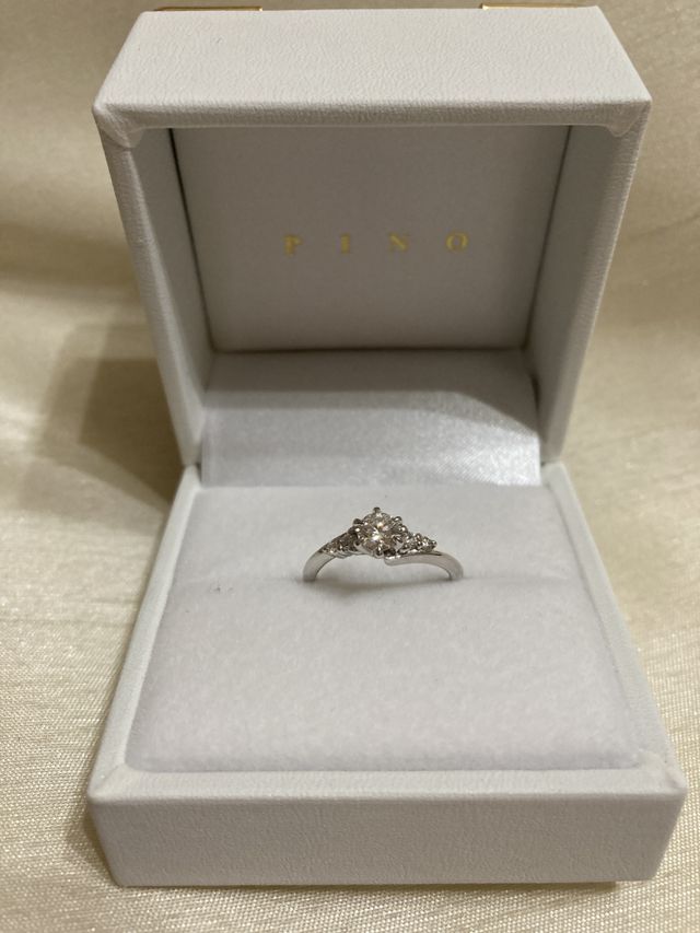 白いBOXに入れてくれます。