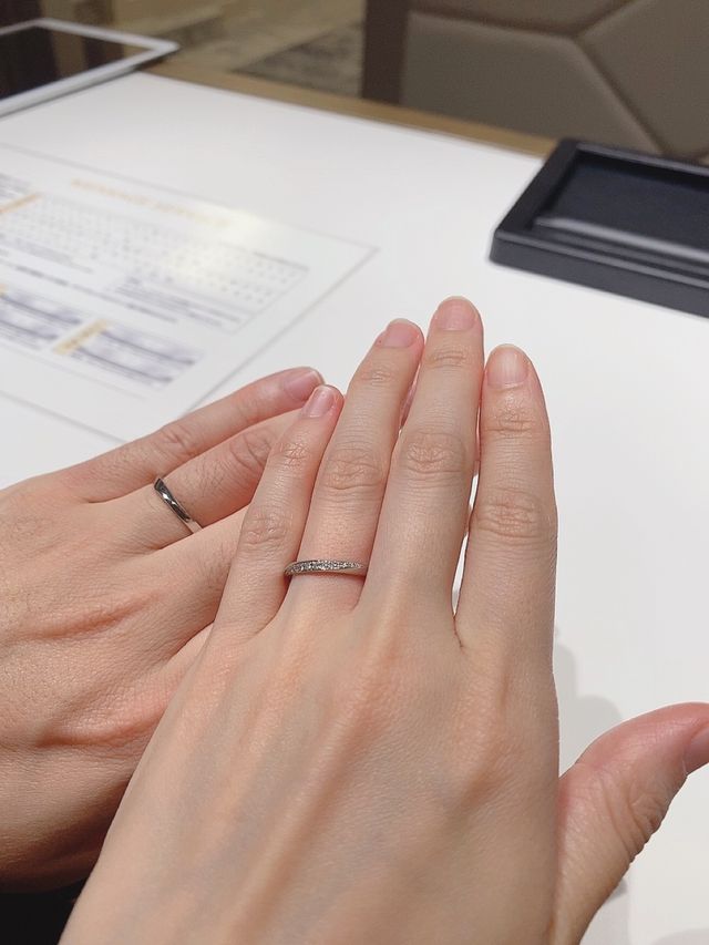 ダイアモンドがキラキラしていてとても綺麗です。