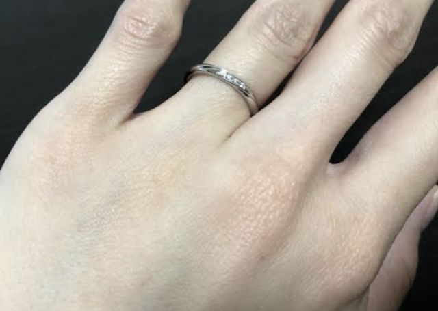 ケイローンというシンプルなデザインの指輪です。