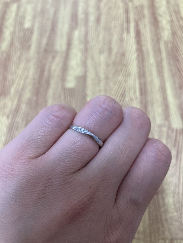 シンプルで指のフィット感も良かったです！