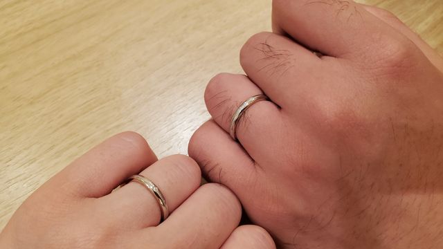 表面はハードptで傷つきにくく、内側はK18で付け心地◎