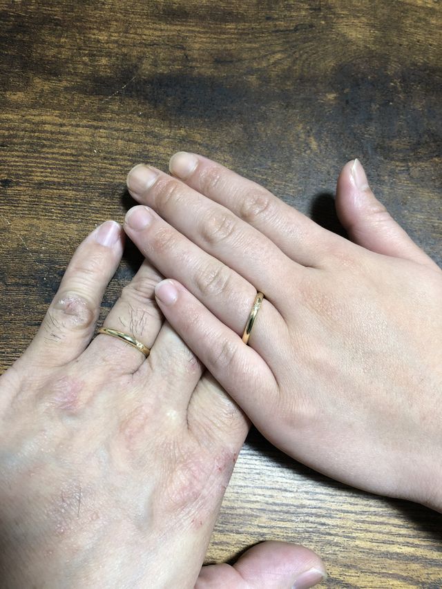 男女ペアのデザインではなく、女性デザインを2人でお揃いにした