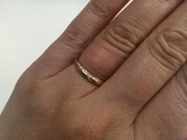 左手に着けた写真