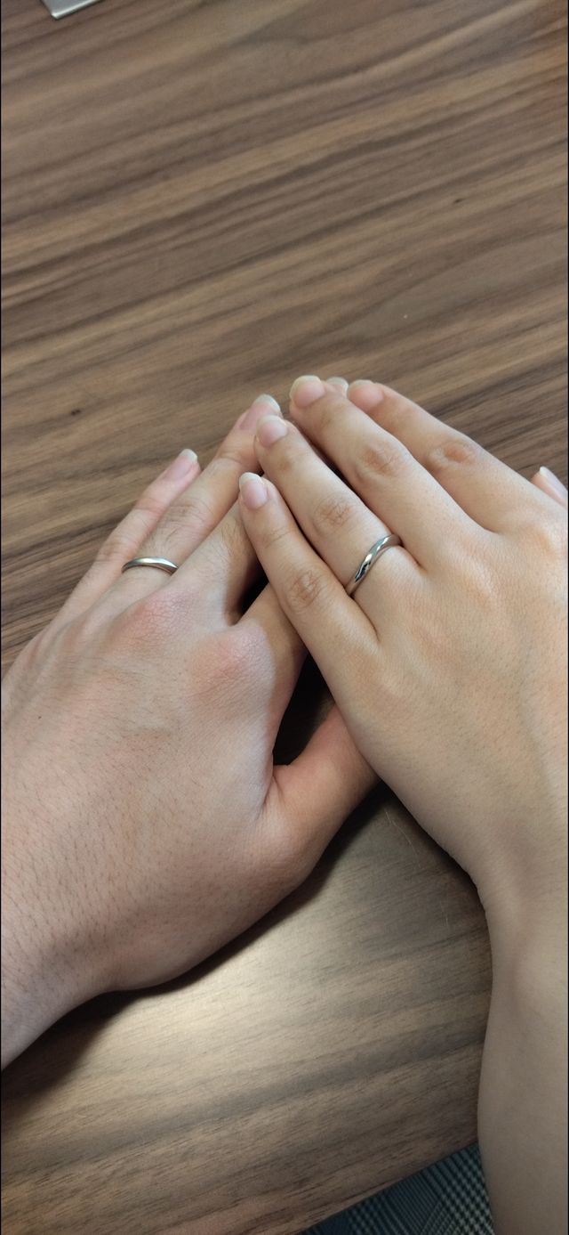 二人で着用したときの写真です。&darr;