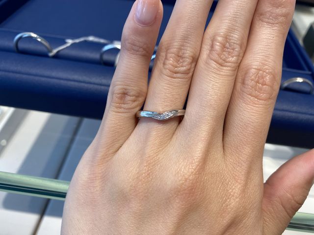 V字だけど緩やかで上品でとっても綺麗です！