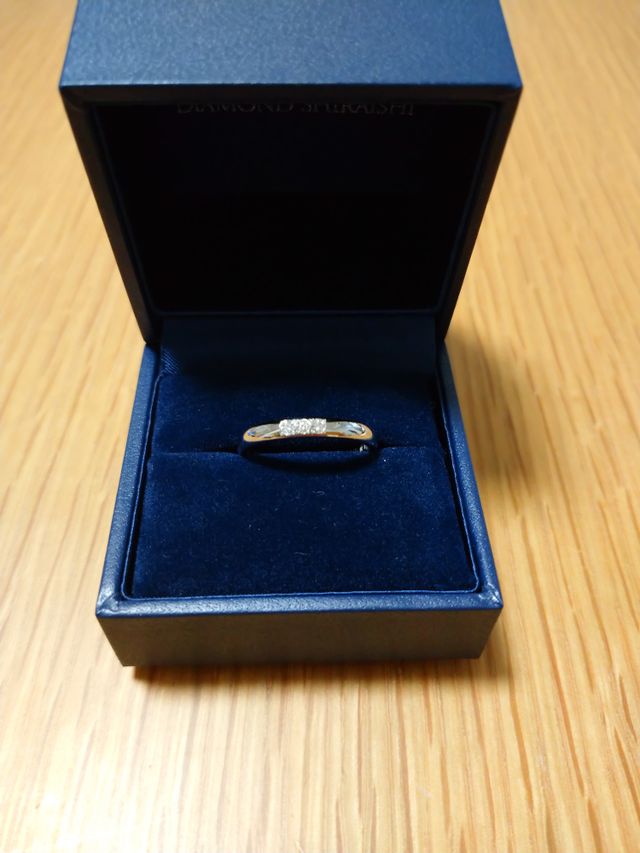 シンプルですが、上品な輝きがあります