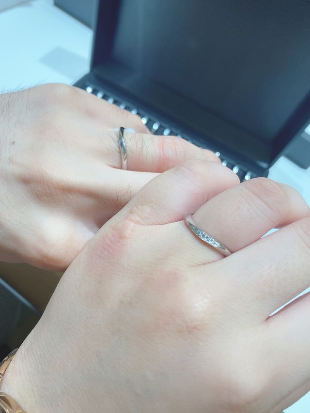 購入を決めた指輪を着用した写真