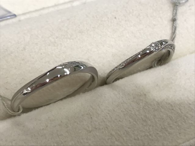 ダイヤが星型にカットされていて特別感があります。