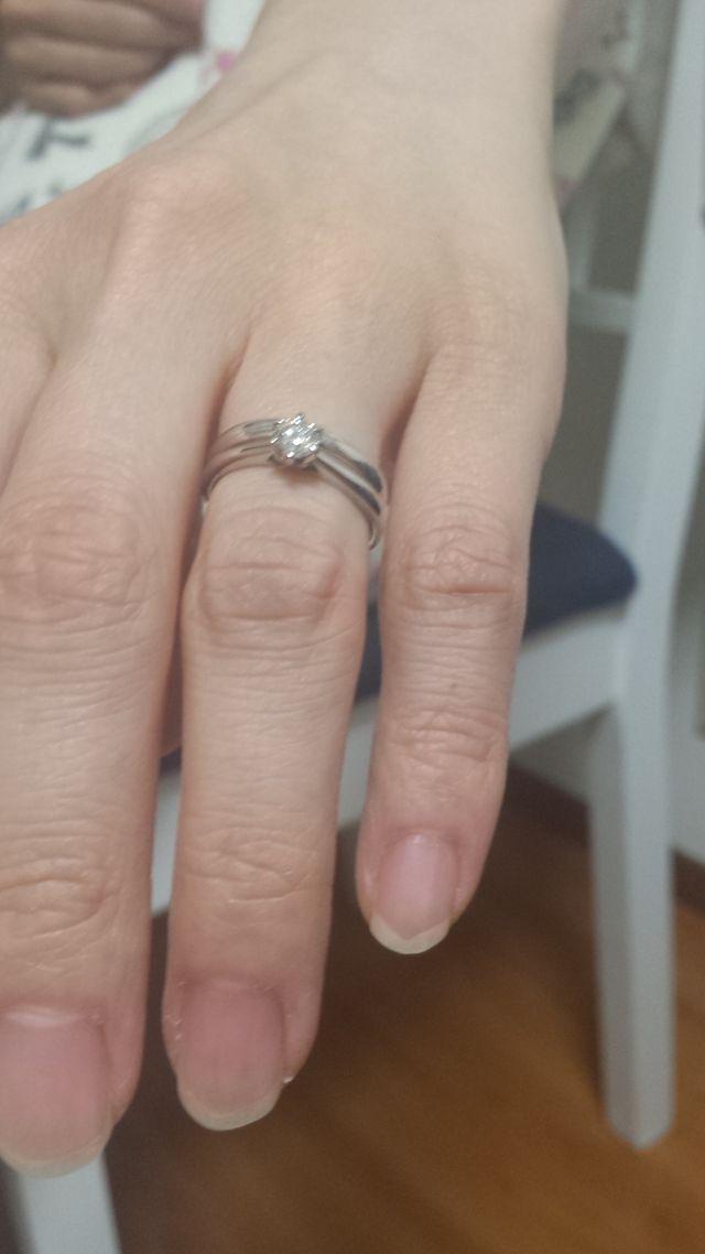 ダイヤモンドの婚約指輪