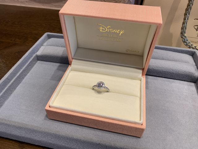 完成した婚約指輪です