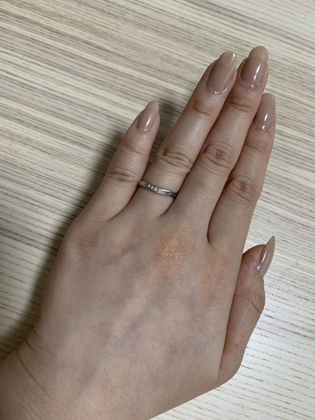 シンプルすぎず、派手すぎないデザインです。