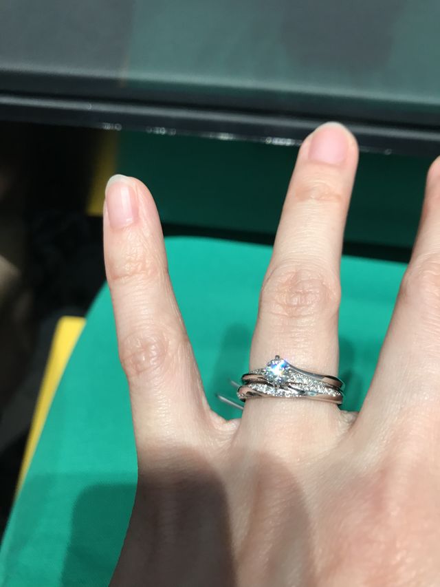 ねじれのデザインのもの