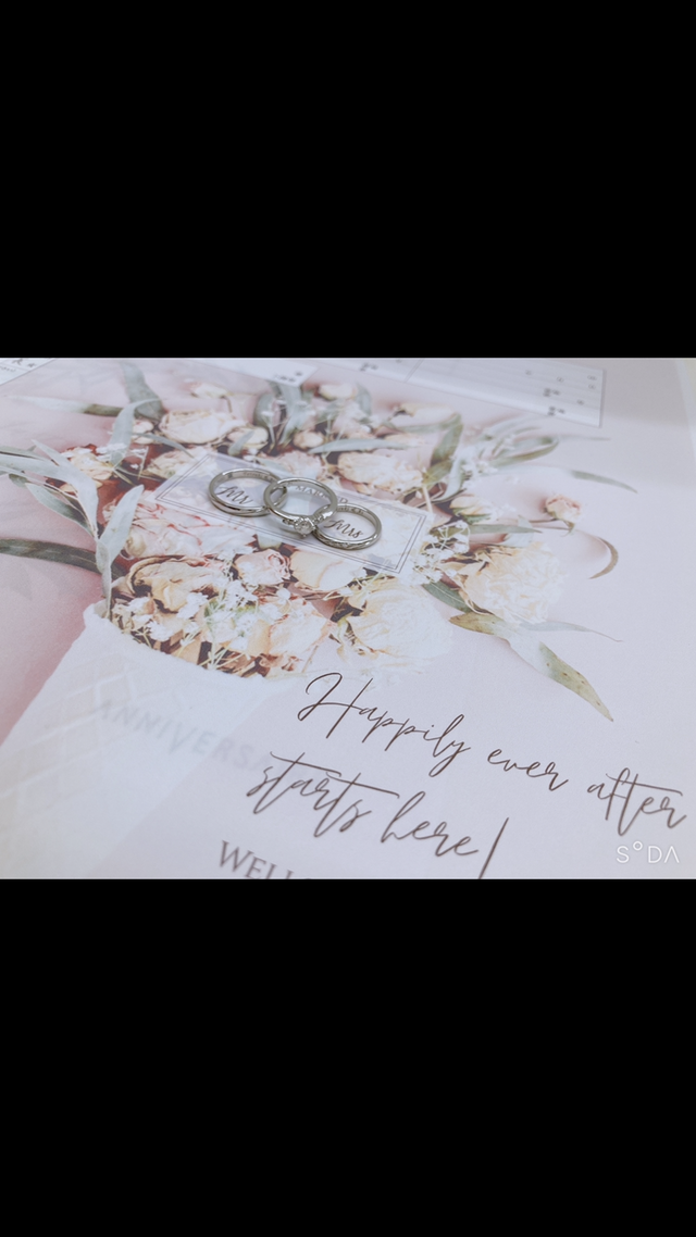 婚姻届記入の際に記念に撮影