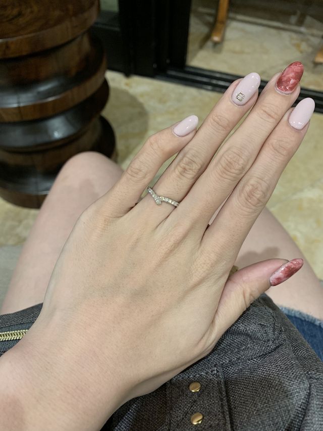 珍しい形のフルエタニティ リング