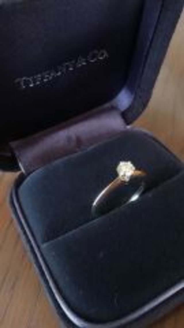 婚約指輪です。