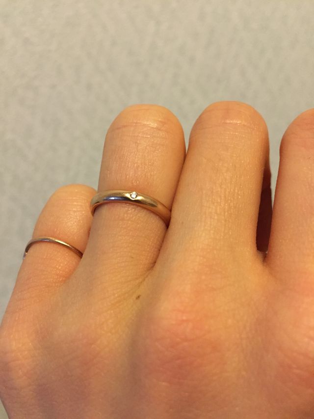 ゴールドもとても綺麗なお色のゴールドです。