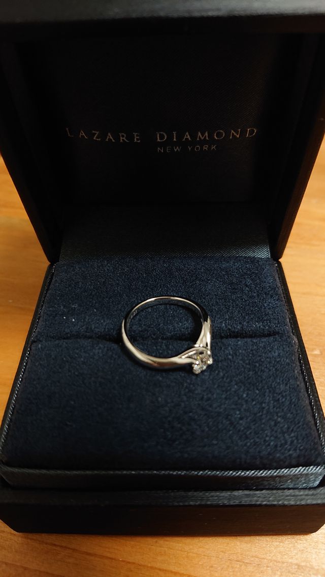 王道のケースの他、プロポーズ用の小さいケースも貰えました。