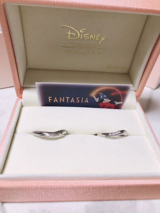 ファンタジアの指輪にしました！見た目がとにかく可愛いです！