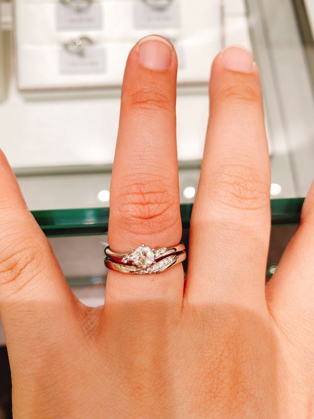 結婚指輪はノクターナル
婚約指輪はアステローペ