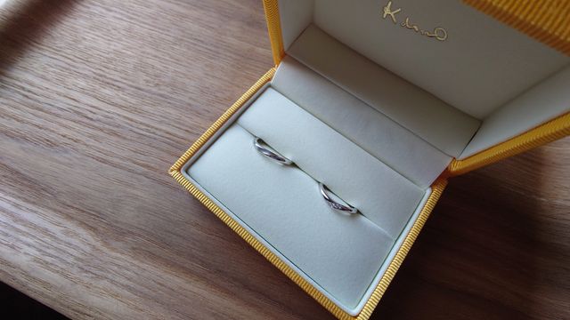 彼の指に合わせてフルオーダーしました。