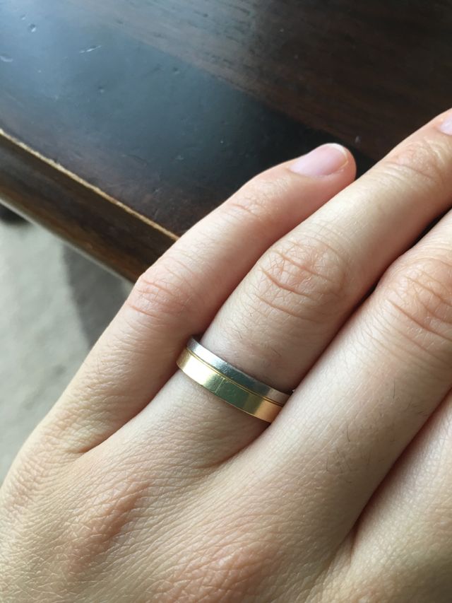 夫とお揃いの結婚指輪です。