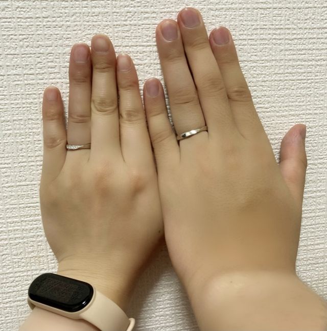 少し捻れたデザインですが男性の手にも自然に馴染みます。