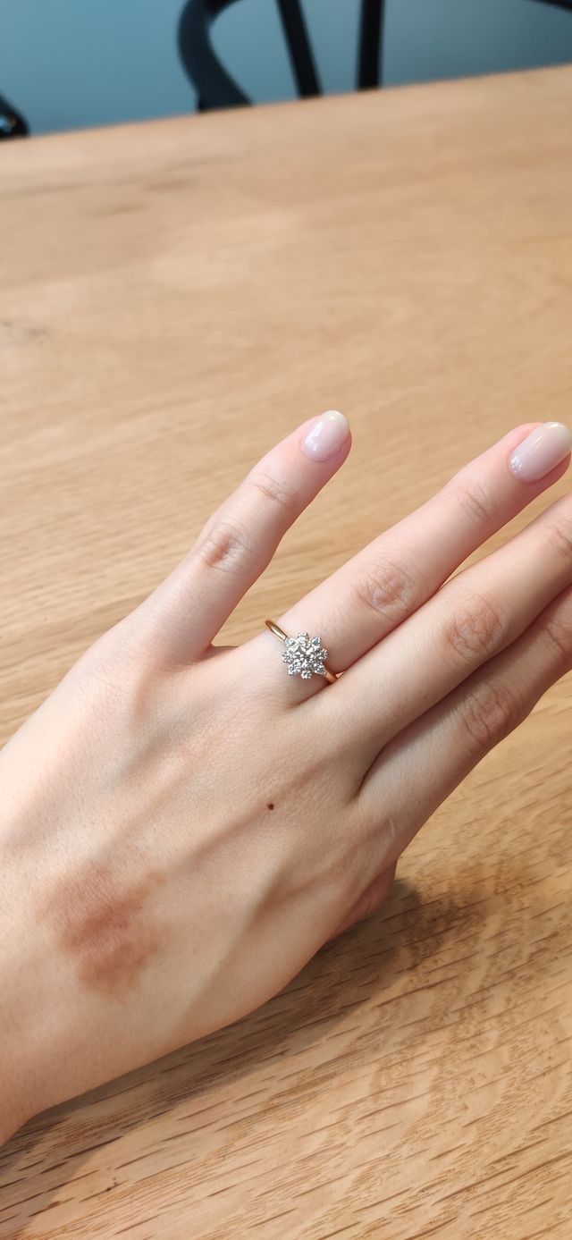 着用するとこんな感じです。