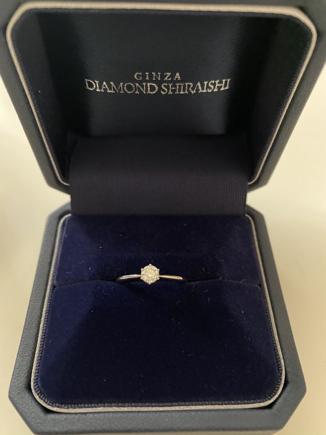 婚約指輪とケース