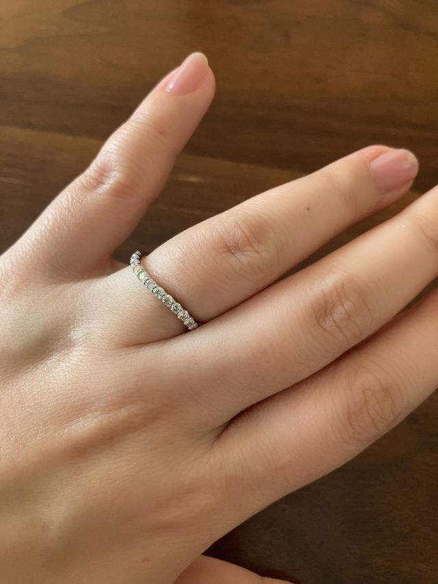 ライティングによって輝き方が変わりとてもキレイです。