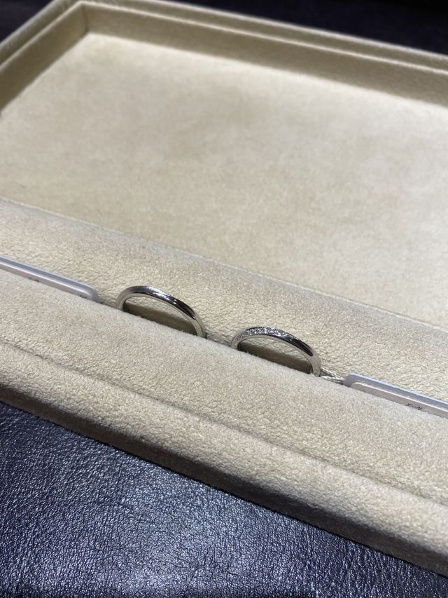 ストレート、メレタイプ。
メンズはオプションでマット加工。