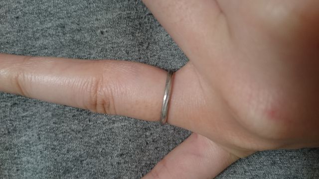 テカテカしていない、細いタイプ