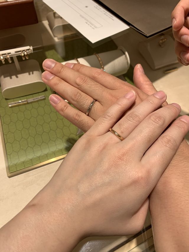 夫とは同じデザインのものを試着しました。